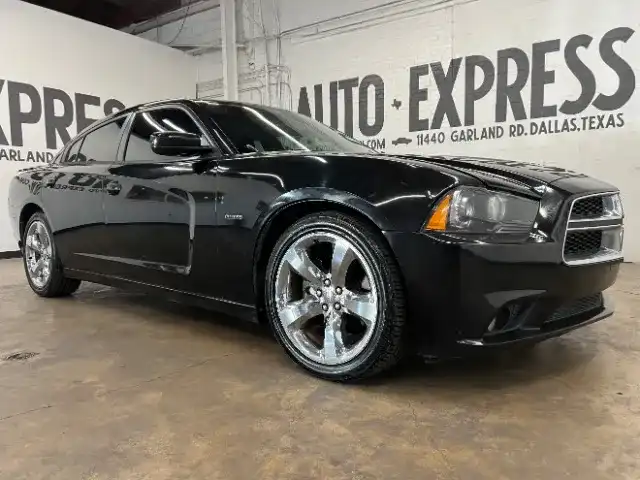 2014 Dodge Charger R/T's photo