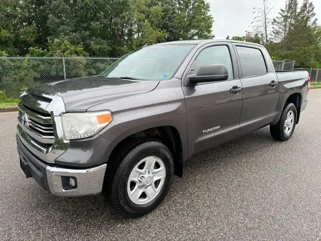 2016 Toyota Tundra SR5 4.6L Crew Max Short Bed's photo