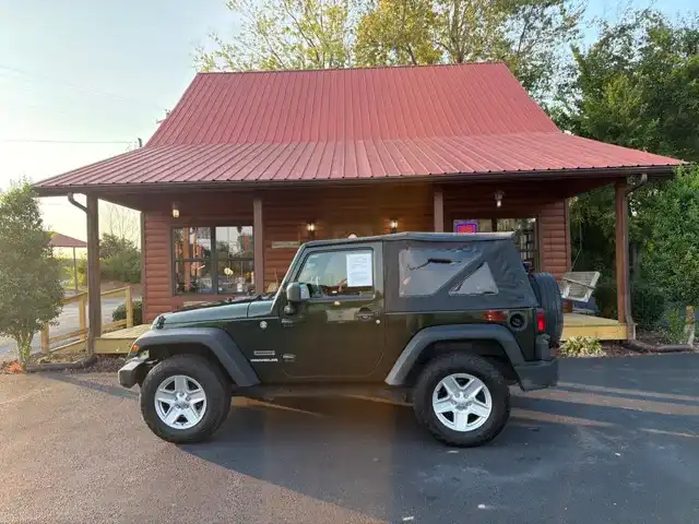 2010 Jeep Wrangler Sport's photo
