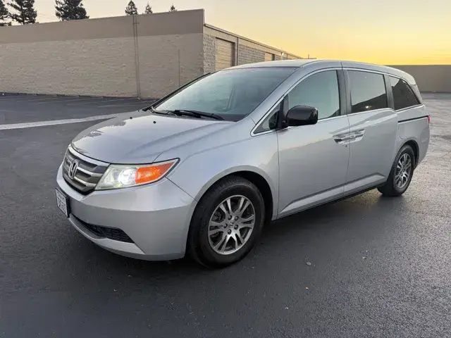 2013 Honda Odyssey EX-L photo 4