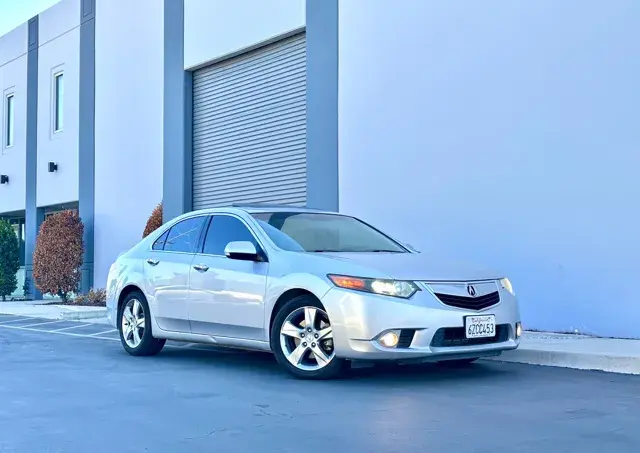 2012 Acura TSX Technology Package 5AT photo 4