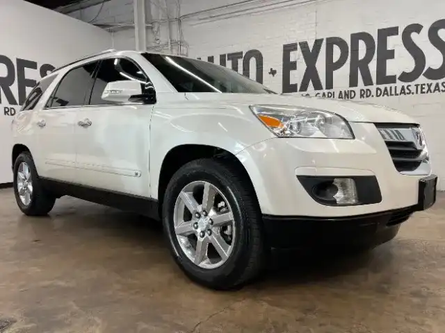 2008 Saturn Outlook FWD XR's photo