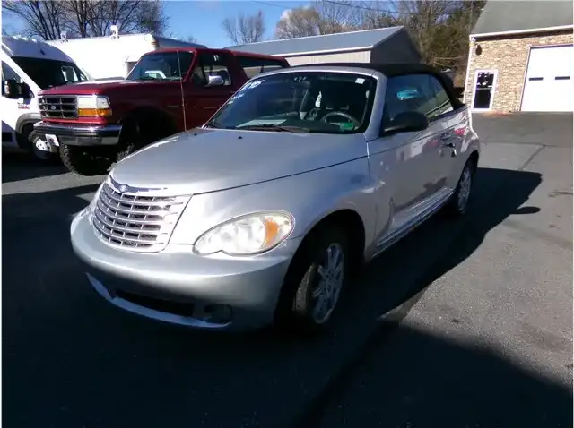 2007 Chrysler PT Cruiser Convertible's photo