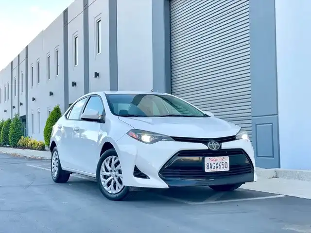 2017 Toyota Corolla LE AT's photo