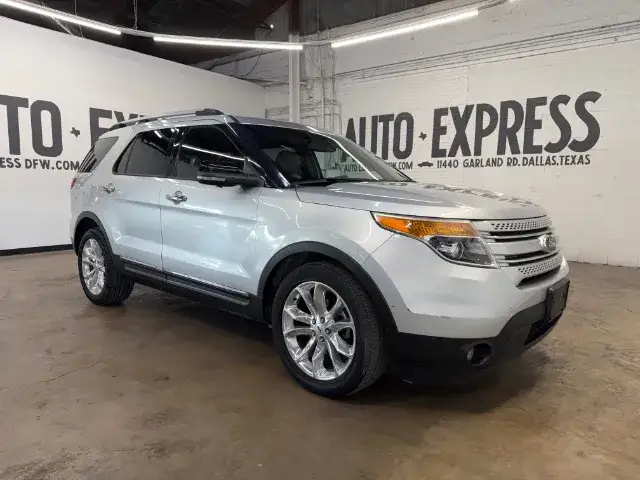 2013 Ford Explorer XLT photo 1