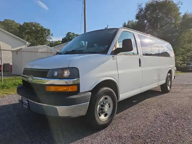 2015 Chevrolet Express 3500 LS Extended's photo