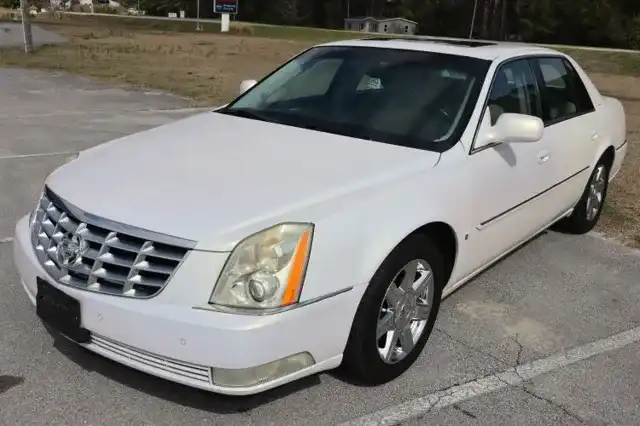 2007 Cadillac DTS's photo