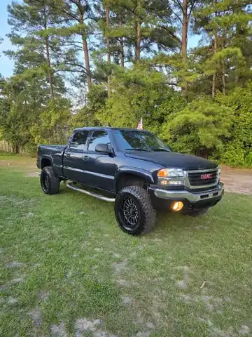 2005 GMC Sierra SLT 2WD Crew Cab SWB's photo