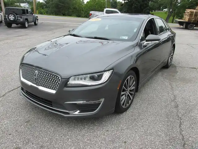 2017 Lincoln MKZ Premiere FWD's photo