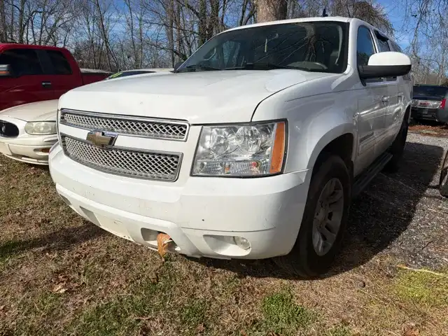 2007 Chevrolet Suburban 4WD 1500 w/LT's photo