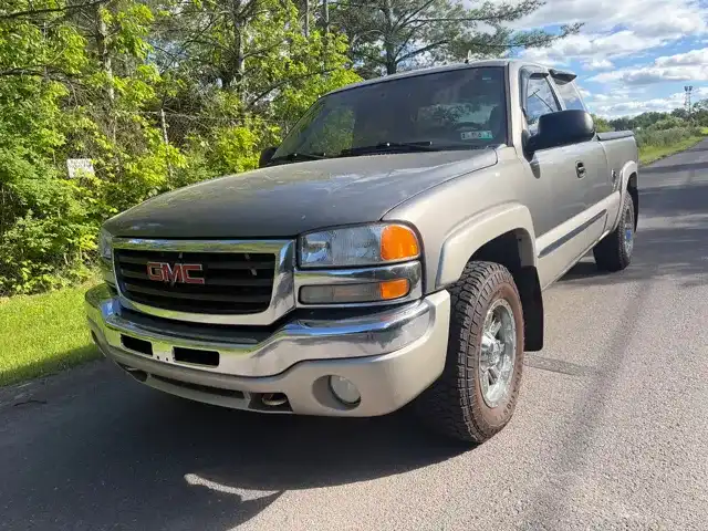 2006 GMC Sierra 4WD Extended Cab 6 1/2-ft SLT's photo