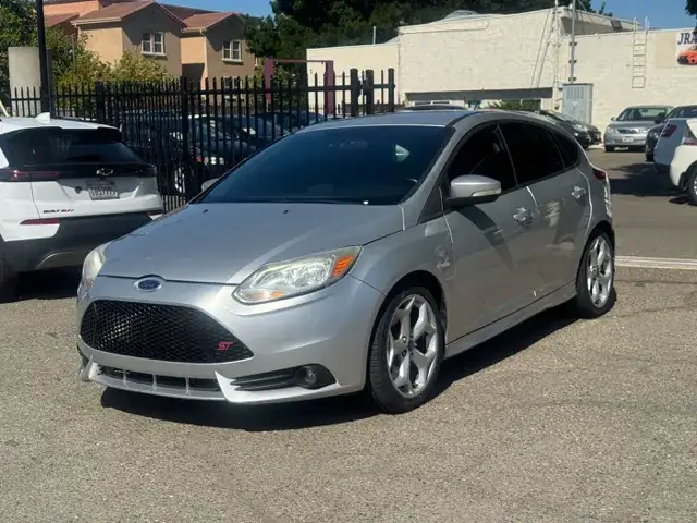 2014 Ford Focus ST Hatchback 5-Door photo 1
