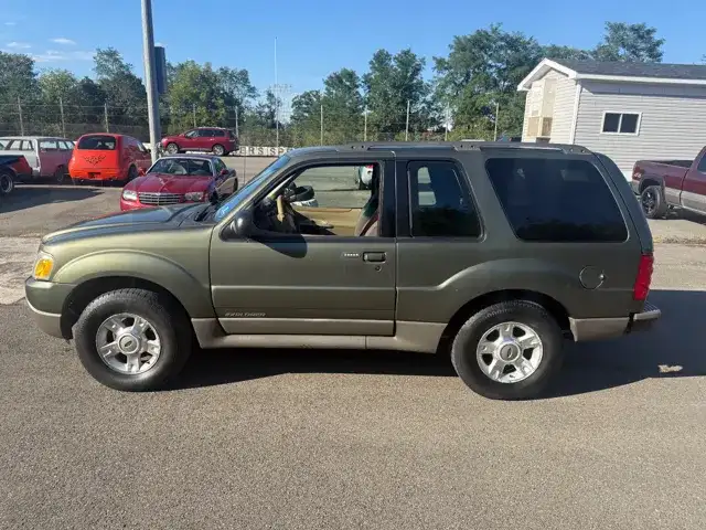 2001 Ford Explorer 4WD's photo