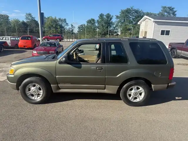 2001 Ford Explorer 4WD's photo