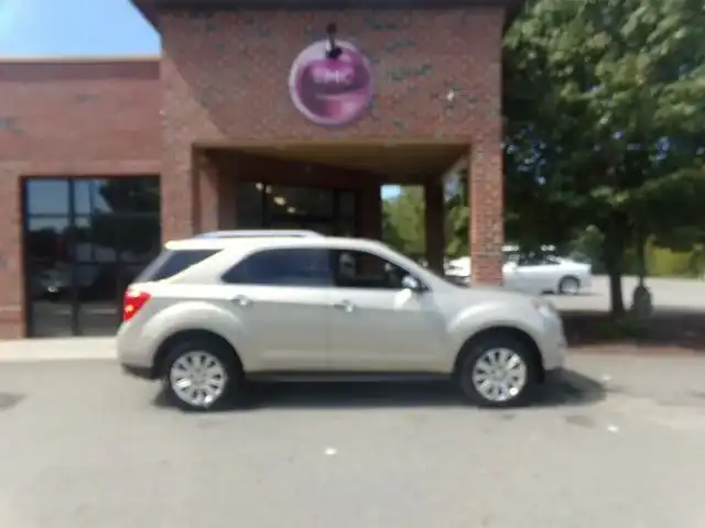 2010 Chevrolet Equinox 2LT AWD's photo