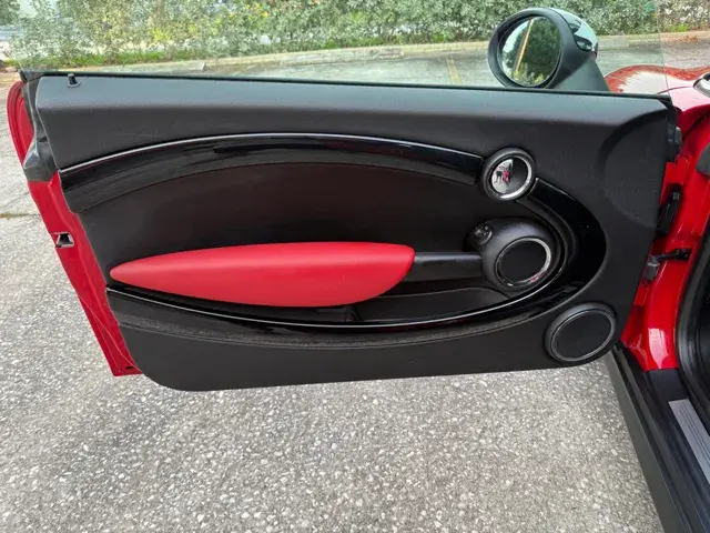 2013 MINI Cooper Base photo 5