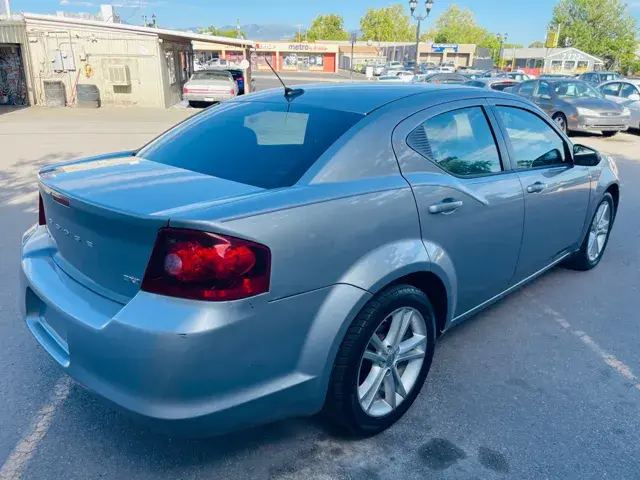 2013 Dodge Avenger SXT photo 5