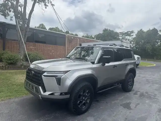 2026 Lexus GX 460 550 Overtrail+'s photo