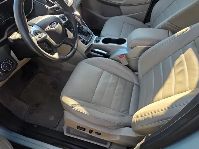 2013 Ford C-Max Energi SEL photo 5