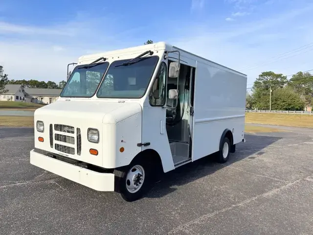 2017 Ford E-Series undefined photo 3