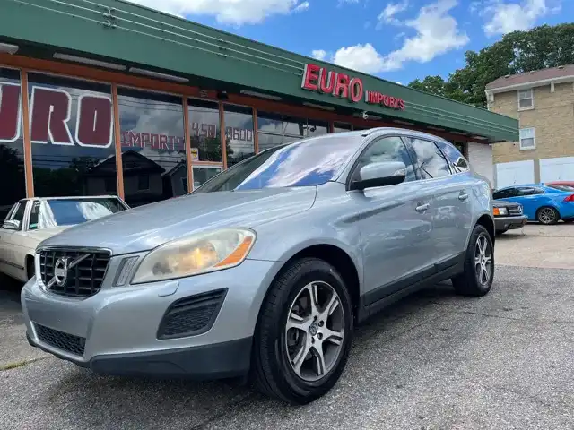 2013 Volvo XC60 T6 AWD Auto R-Design's photo
