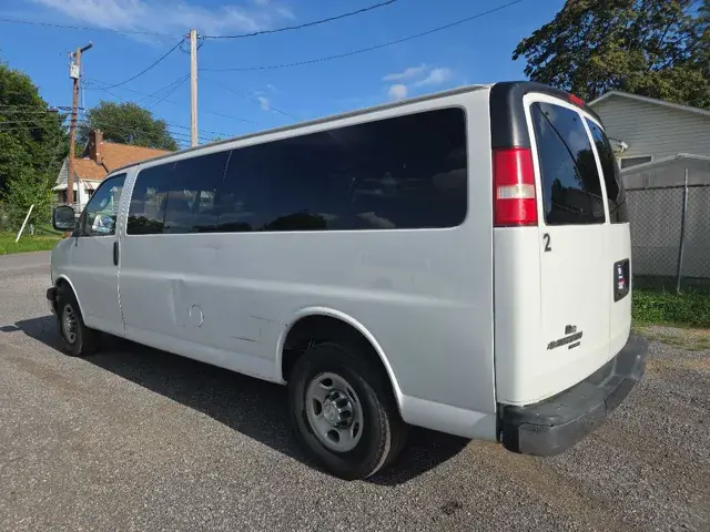 2016 Chevrolet Express LS 3500 Extended photo 5