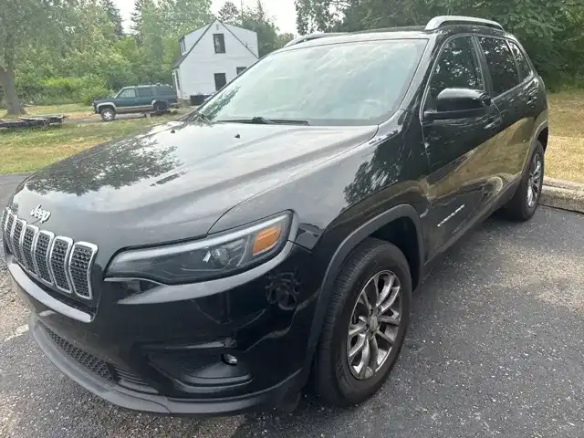 2019 Jeep Cherokee Latitude Plus 4X4's photo