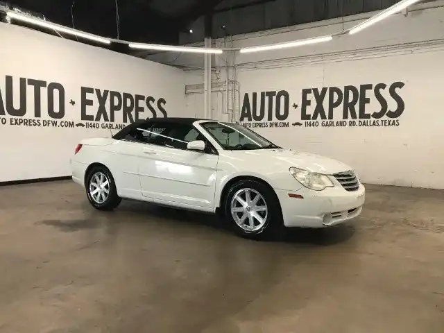 2008 Chrysler Sebring Touring's photo