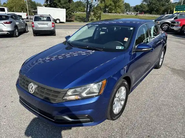 2017 Volkswagen Passat 1.8T S Auto's photo