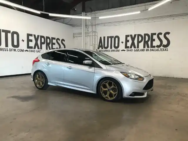 2014 Ford Focus 5 Door Hatch ST's photo