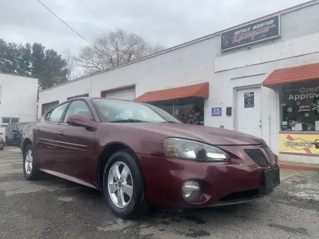 2005 Pontiac Grand Prix's photo