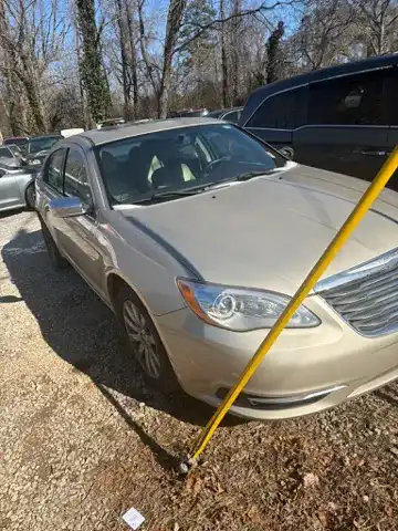 2014 Chrysler 200 Limited's photo