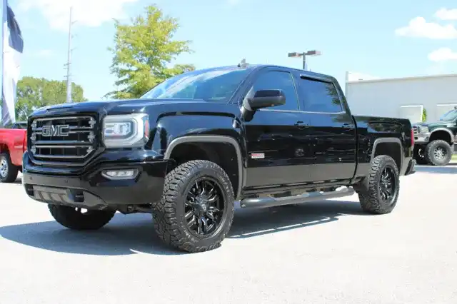 2016 GMC Sierra SLT 4WD Crew Cab Short Box's photo