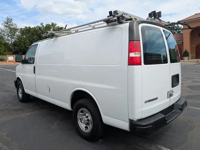 2019 Chevrolet Express 2500 Work Van HD photo 3