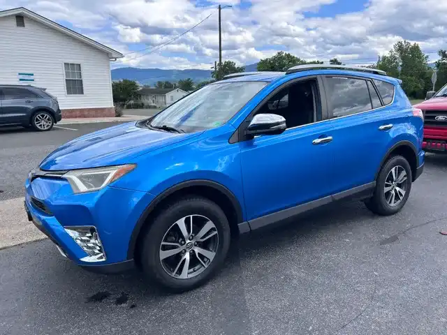 2016 Toyota RAV4 XLE AWD's photo