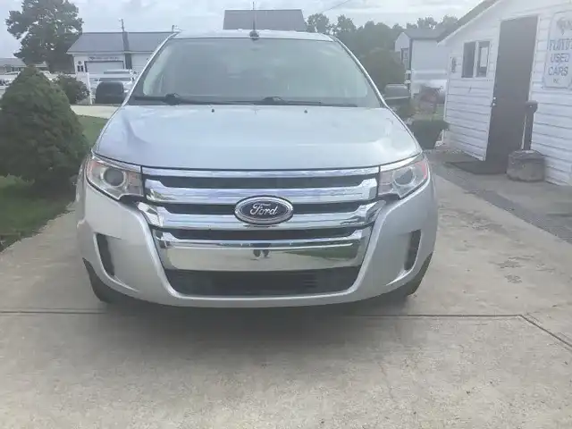 2014 Ford Edge SE's photo