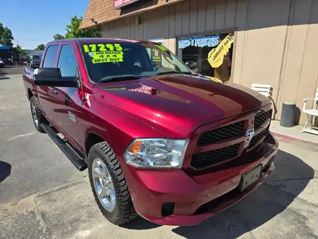 2018 RAM 1500 Express 4x4 Crew Cab 5'7's photo