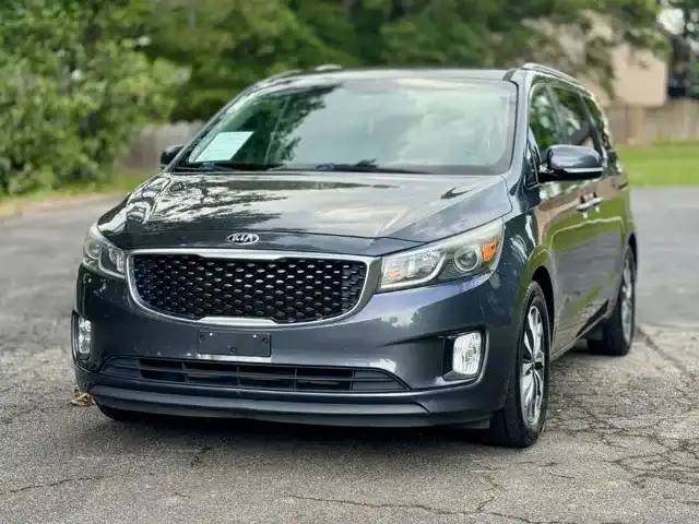 2015 Kia Sedona SX's photo