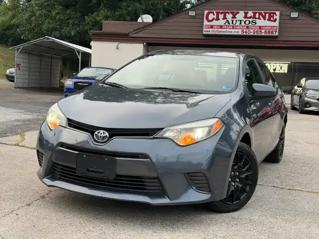 2015 Toyota Corolla's photo