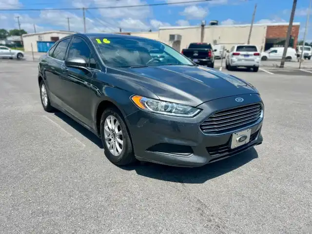 2016 Ford Fusion S FWD's photo