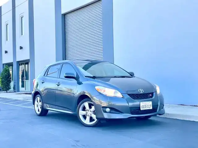 2010 Toyota Matrix S AT's photo