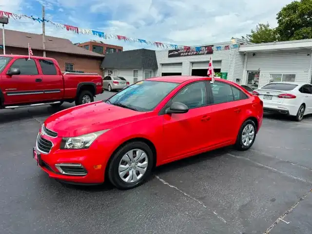 2016 Chevrolet Cruze LS Auto's photo