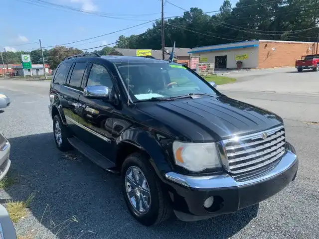 2009 Chrysler Aspen Limited 4x4's photo