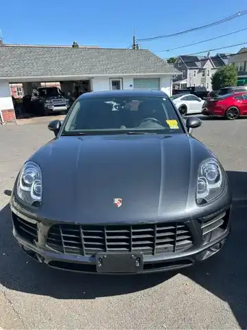 2018 Porsche Macan Base's photo