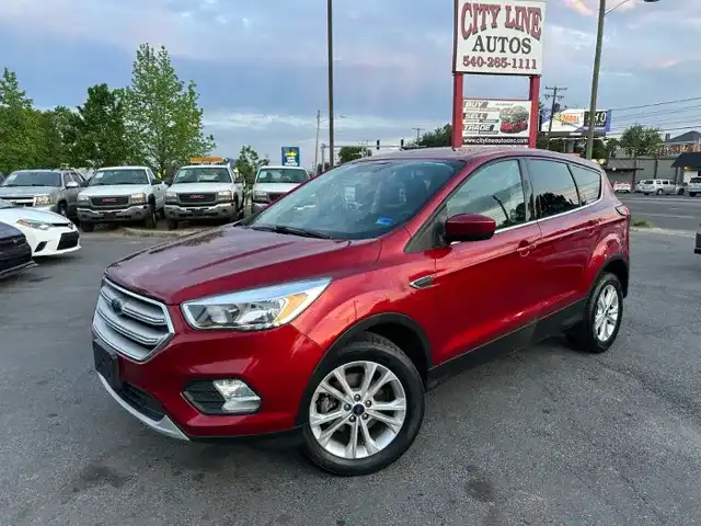 2019 Ford Escape SE's photo