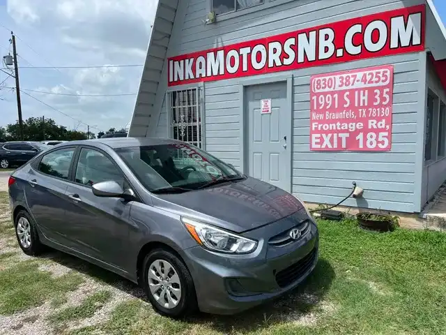 2017 Hyundai Accent SE 4-Door 6-Speed Automatic's photo