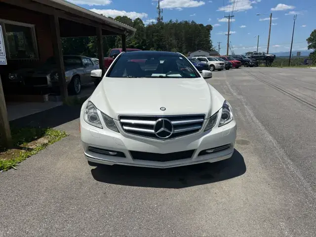 2013 Mercedes-Benz E-Class E350 photo 3