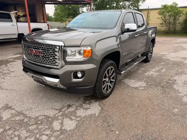 2017 GMC Canyon 4WD Denali Crew Cab Short Box's photo