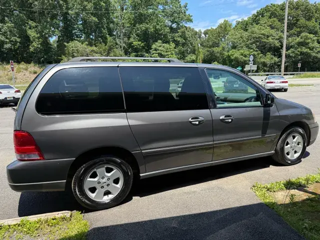 2006 Ford Freestar SE photo 5