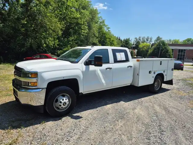 2019 Chevrolet Silverado HD WT 4WD Crew Cab 171.5" WB's photo